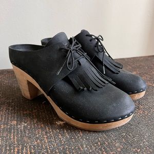 BRYR CLOGS - Millie in Black Leather Size 8